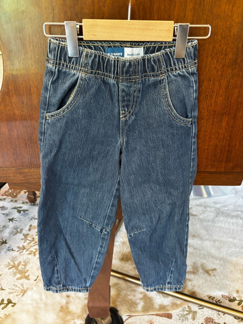 Old Navy Pull-On Barrel Leg Jeans